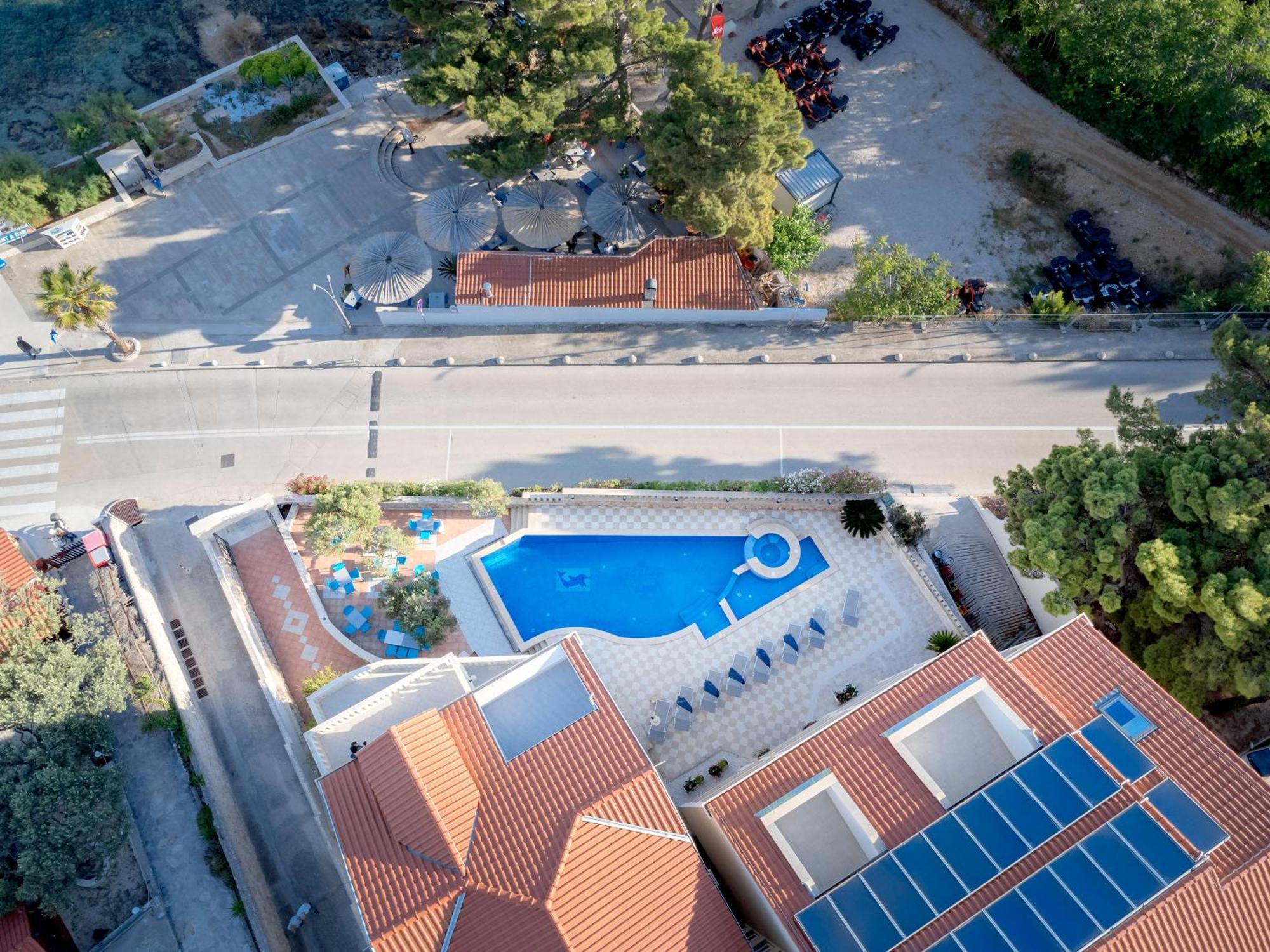 Hotel Sol Bol Buitenkant foto
